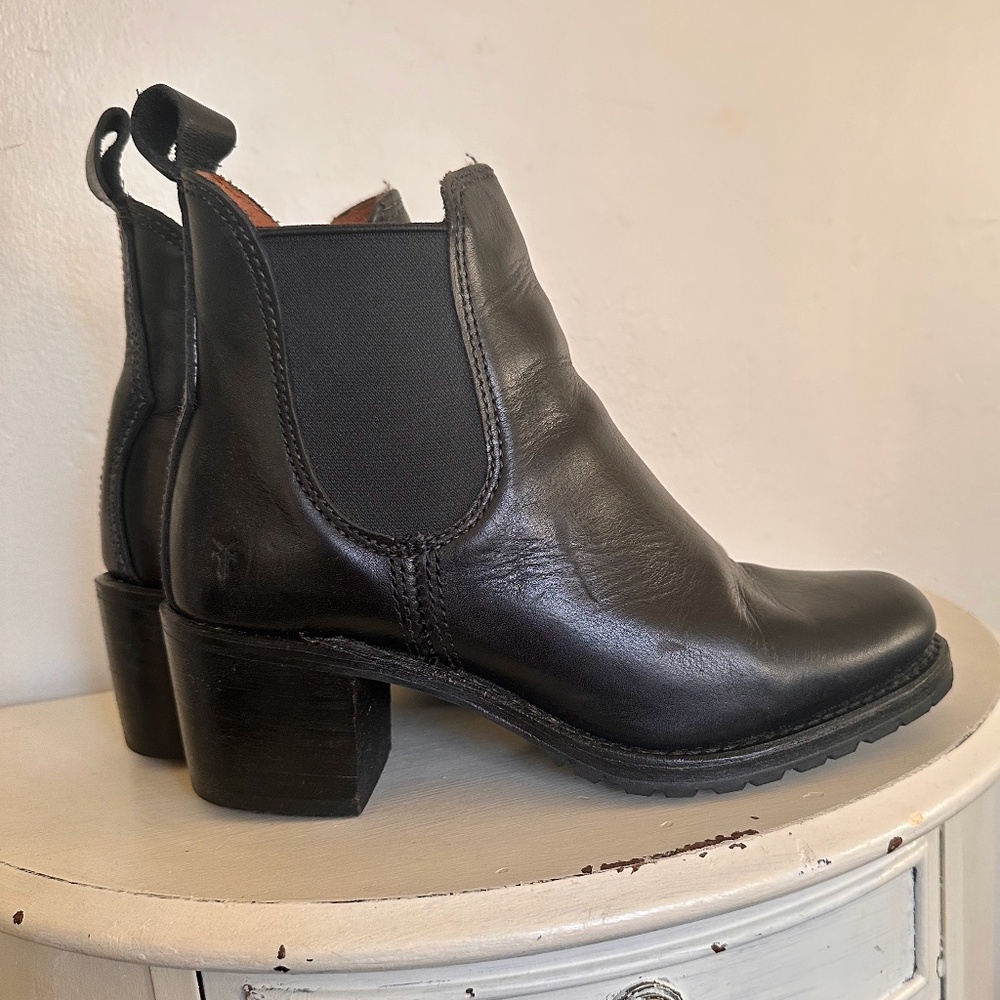 FRYE black boots  8.5